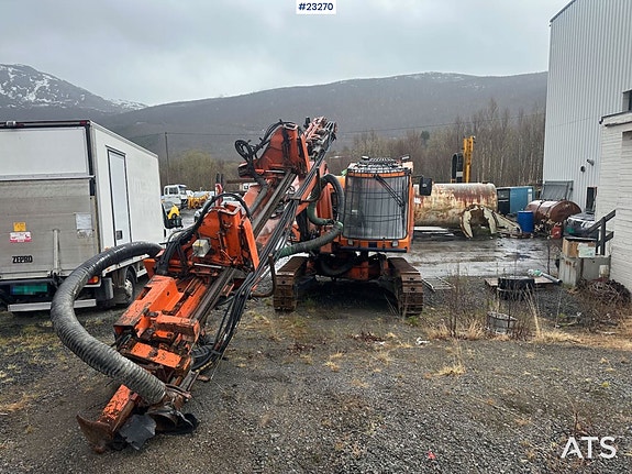 Tamrock 500 borerigg m/ full sett nye borestenger og overhalt hammer for et år siden! 3 of 30