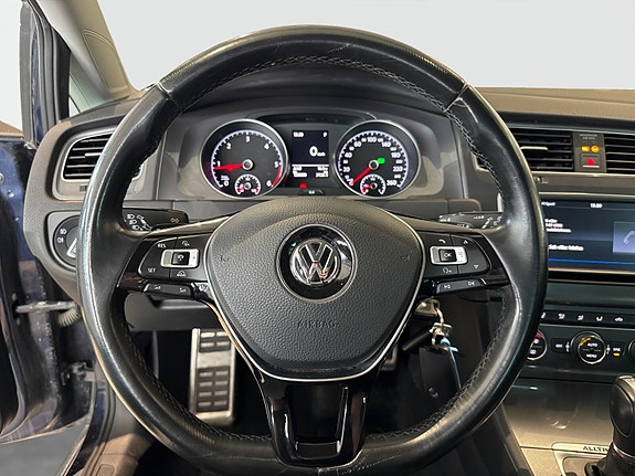Volkswagen Golf Alltrack 15 of 16