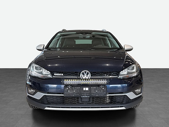 Volkswagen Golf Alltrack 2 of 16