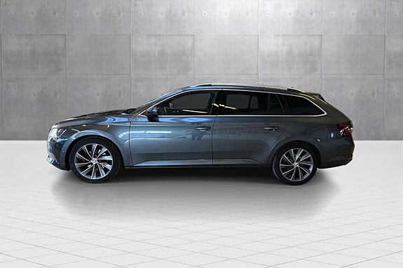 Skoda Superb 2 of 22