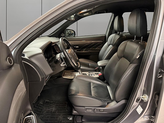 Mitsubishi Outlander 10 of 30