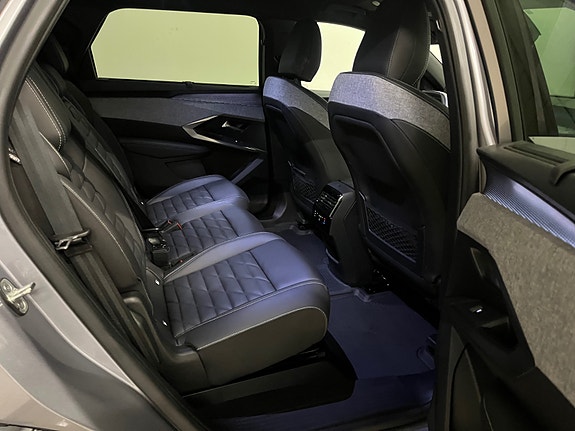 Peugeot e-5008 18 of 26