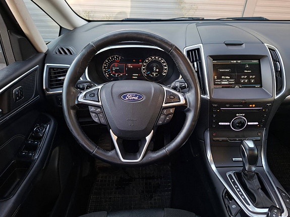 Ford S-MAX 12 of 30