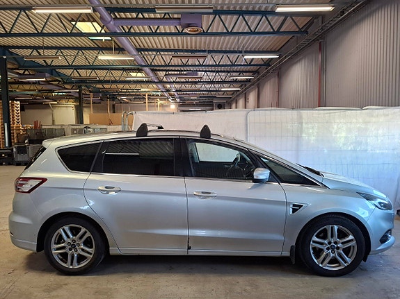 Ford S-MAX 8 of 30