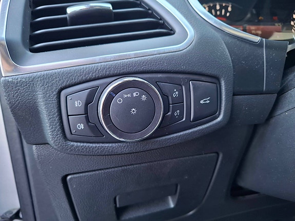 Ford S-MAX 16 of 30