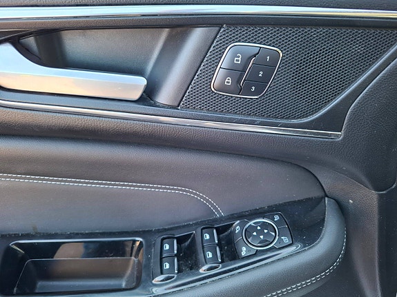 Ford S-MAX 15 of 30