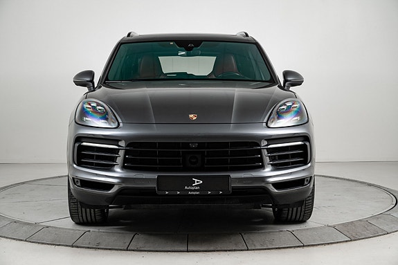 Porsche Cayenne 4 of 30