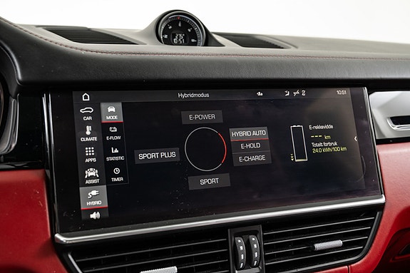 Porsche Cayenne 24 of 30