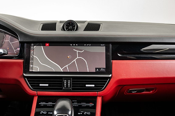 Porsche Cayenne 17 of 30
