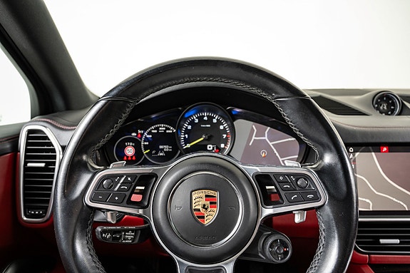 Porsche Cayenne 11 of 30