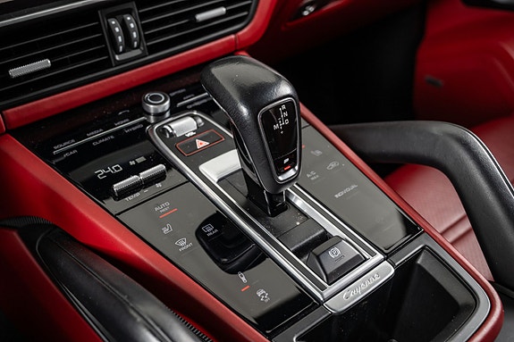 Porsche Cayenne 16 of 30