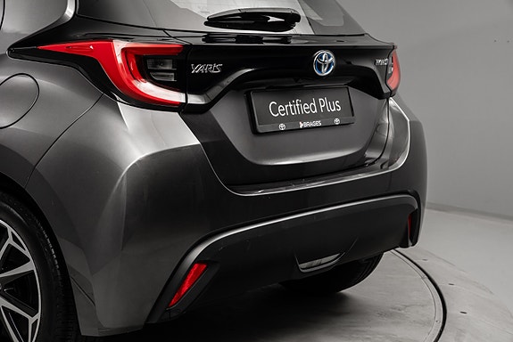 Toyota Yaris 8 of 30