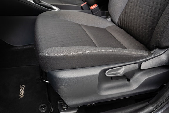 Toyota Yaris 16 of 30