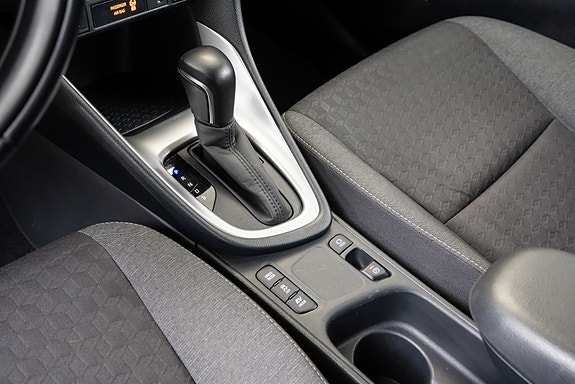 Toyota Yaris 14 of 30