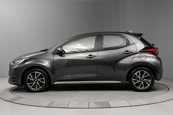 Toyota Yaris 2 of 30