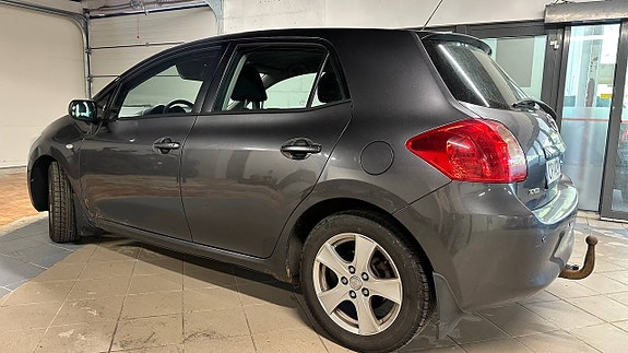 Toyota Auris 3 of 21