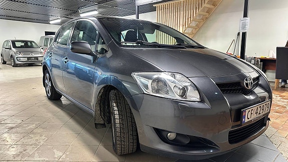 Toyota Auris 6 of 21
