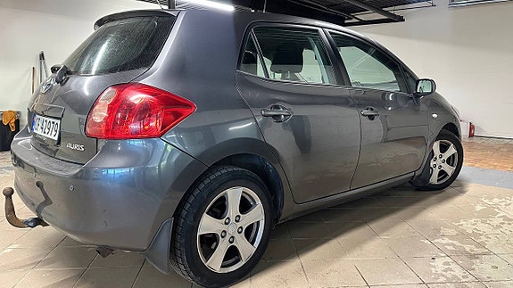 Toyota Auris 5 of 21