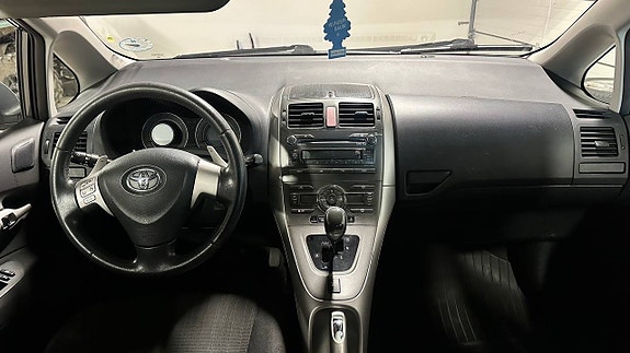 Toyota Auris 11 of 21