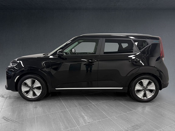 Kia e-Soul 3 of 26