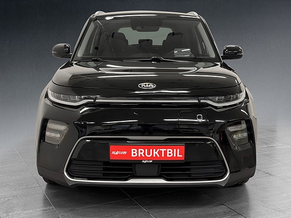 Kia e-Soul 2 of 26