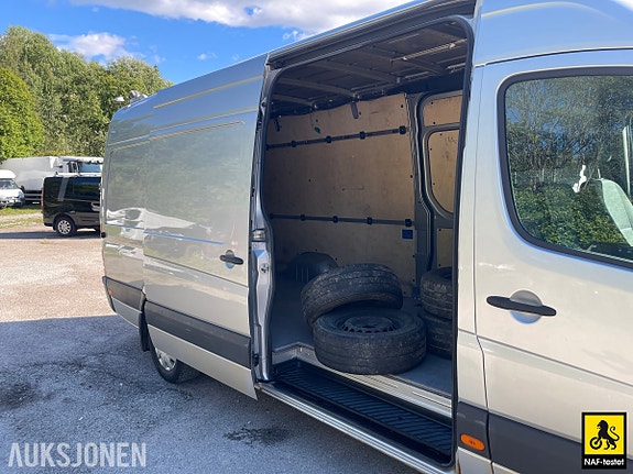 Mercedes-Benz Sprinter 11 of 30