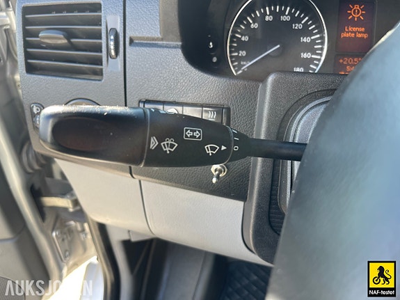 Mercedes-Benz Sprinter 21 of 30