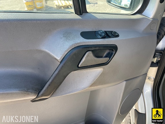 Mercedes-Benz Sprinter 15 of 30
