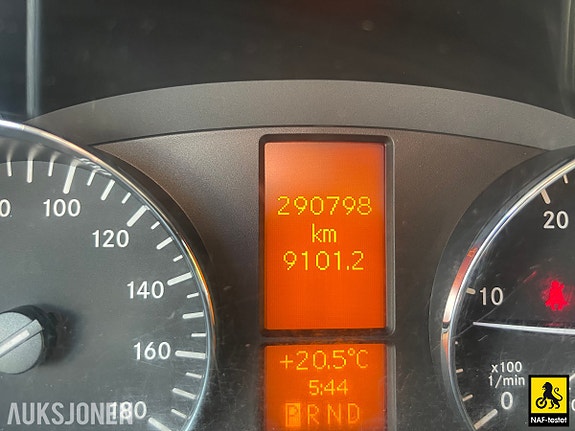 Mercedes-Benz Sprinter 23 of 30