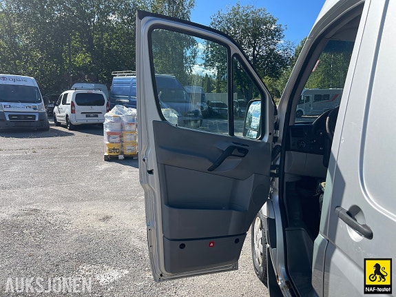 Mercedes-Benz Sprinter 14 of 30