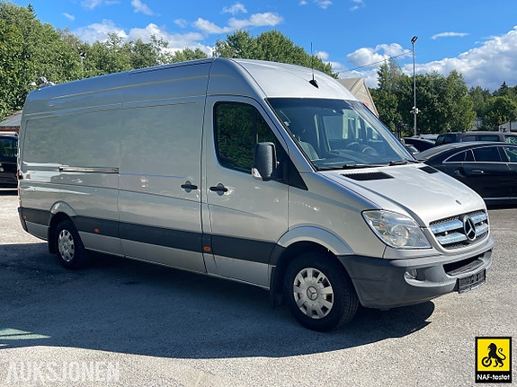 Mercedes-Benz Sprinter 6 of 30
