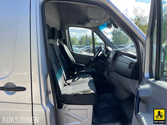 Mercedes-Benz Sprinter 9 of 30