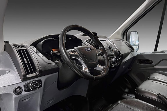 Ford Transit 10 of 17