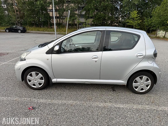 Toyota Aygo 4 of 19