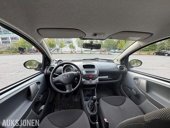 Toyota Aygo 11 of 19
