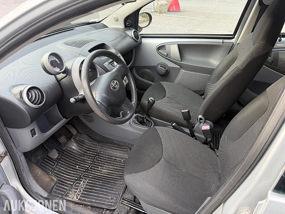 Toyota Aygo 10 of 19