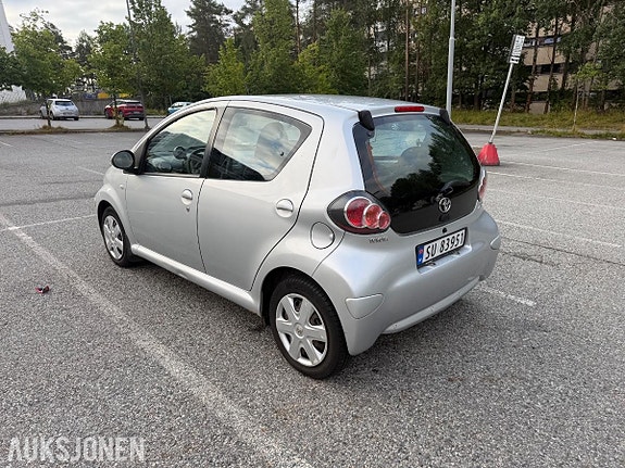 Toyota Aygo 6 of 19