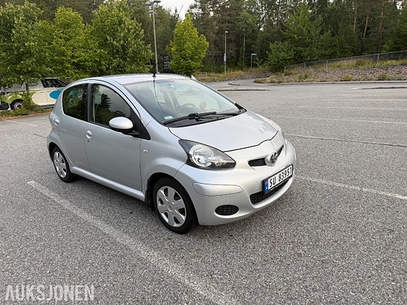 Toyota Aygo 3 of 19