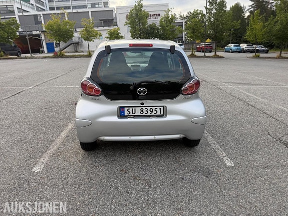 Toyota Aygo 7 of 19