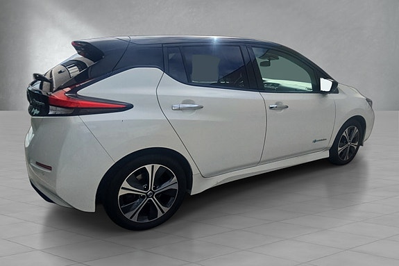 Nissan Leaf 5 of 19