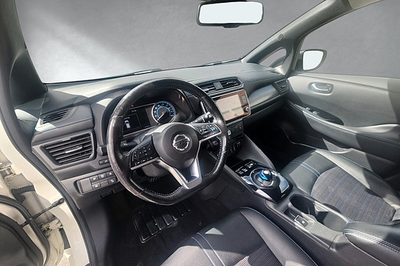 Nissan Leaf 9 of 19