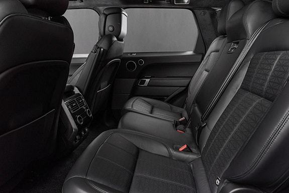 Land Rover Range Rover Sport 23 of 30