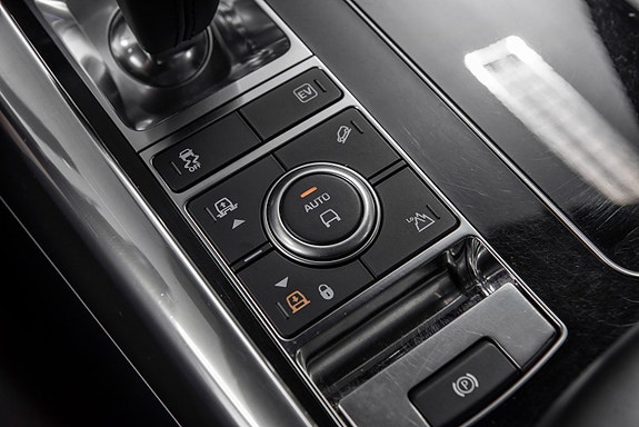 Land Rover Range Rover Sport 18 of 30