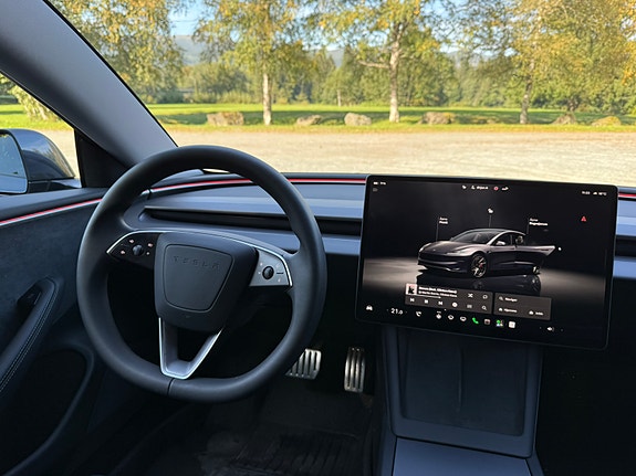 Tesla Model 3 23 of 30