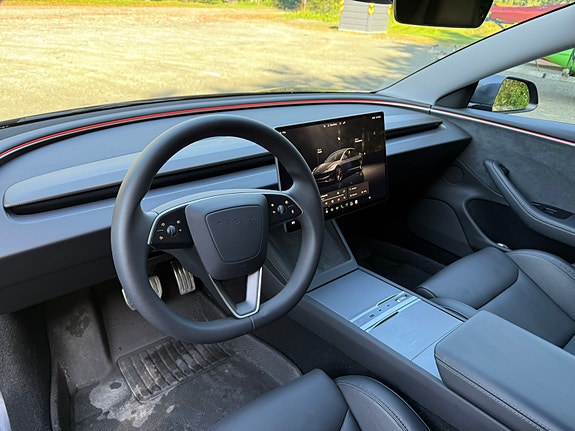 Tesla Model 3 19 of 30