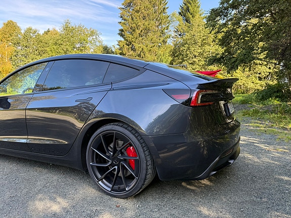 Tesla Model 3 6 of 30
