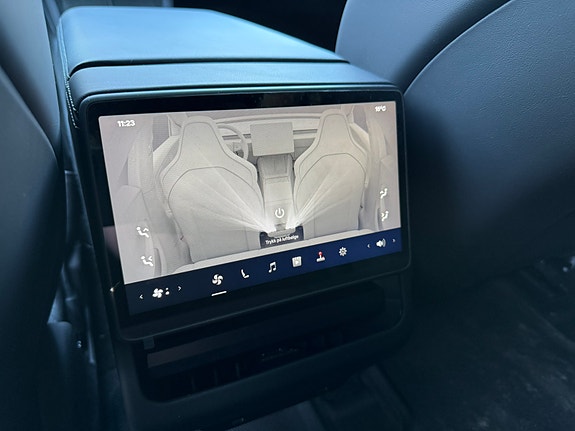 Tesla Model 3 25 of 30