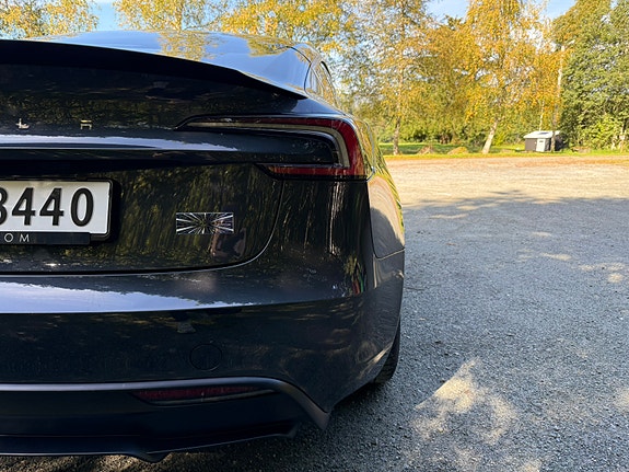 Tesla Model 3 11 of 30