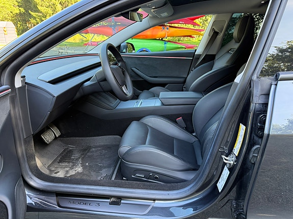 Tesla Model 3 17 of 30