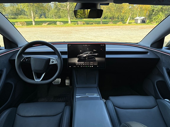 Tesla Model 3 24 of 30